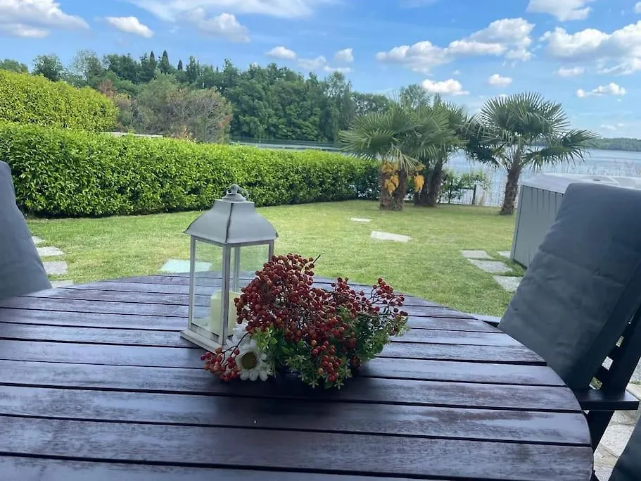Lake Home Holiday Wellness Villa Da Sogno Sul Lago Pusiano 0*,  Italia